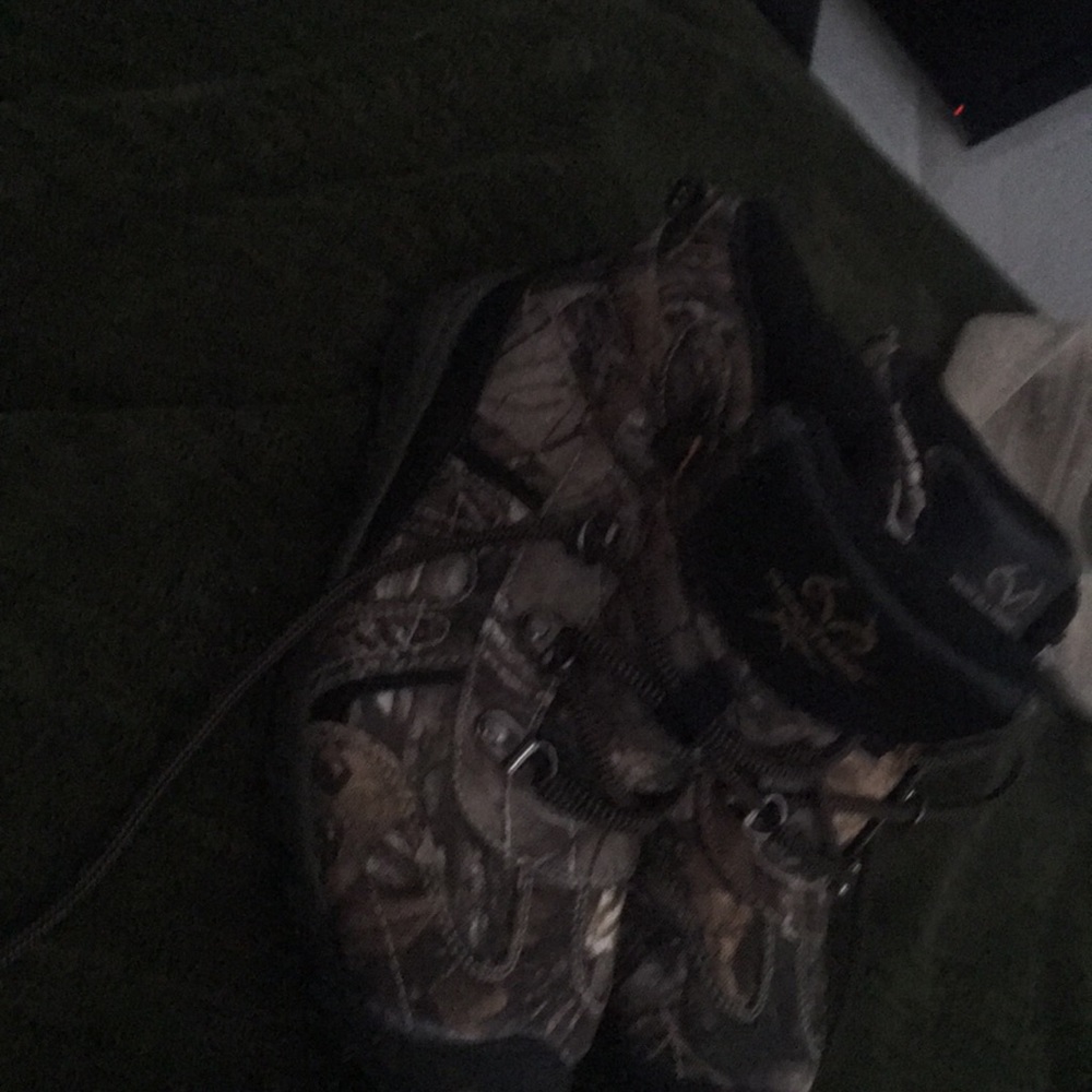Children’s size 3 Realtree boots